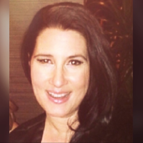 Meet your Posher, Pamela - Picture 1 of 5